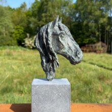 Beeld Fries paard hoofd miniatuur Brigitte Boss